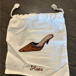White Shoe Dust Bag with Brown Embroidered Heel